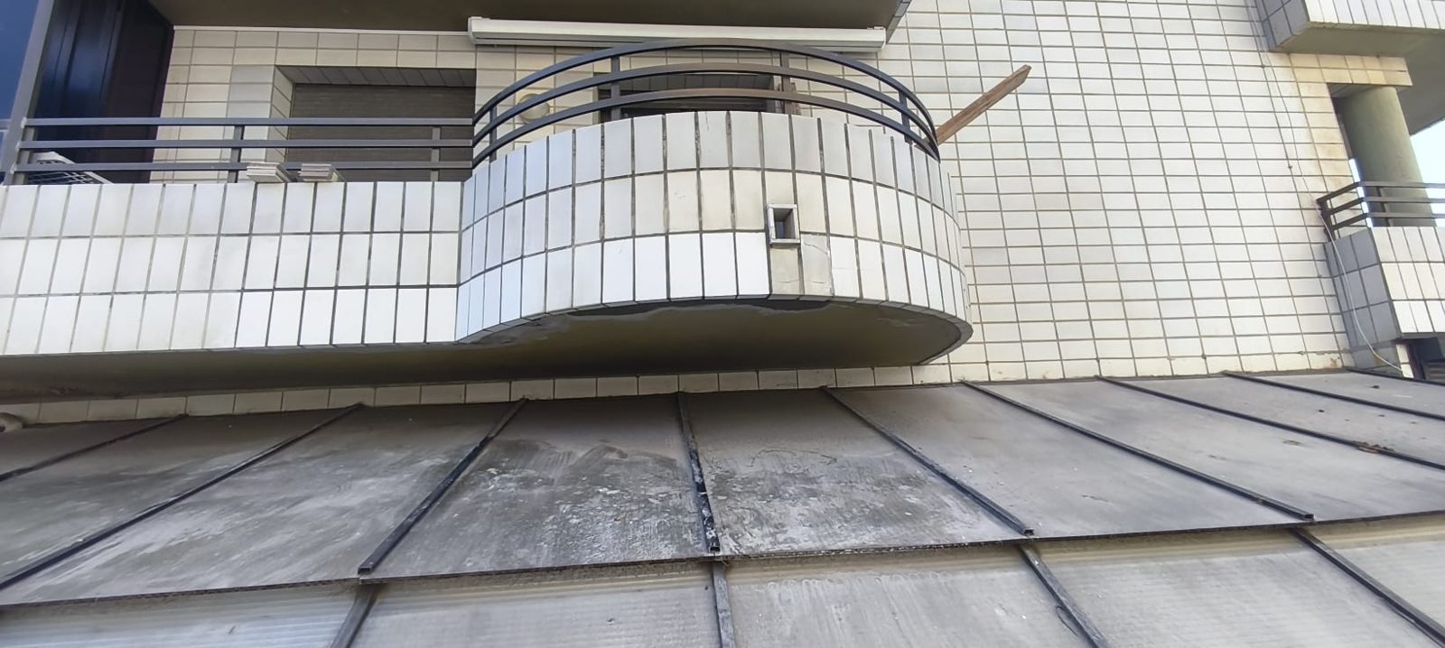 Cornisa de fachada rehabilitada